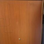 svastica sulla porta