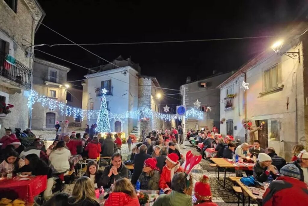 Terranera, il borgo abruzzese dove si festeggia il Natale d'estate