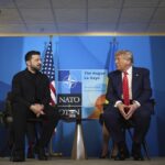 Ucraina, dai retroscena del pranzo fra Trump e Zelenskyy un’ombra sinistra sulle reali intenzioni di Putin, nella foto Volodymyr Zelensky e Donald Trump