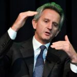 Guadagni all’americana per i top manager italiani, ecco quanto hanno incassato nel 2024, e il 2025 promette bene nella foto Alberto Nagel