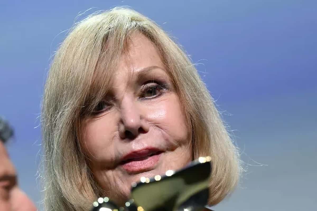 La ragnatela di Putin trionfa in Cina, i suoi russi hackerano Ursula von der Leyte mentre Kim Novak, che oggi ha 93 anni, fa festa a Venezia, nella foto Kim Novak oggi a Venezia