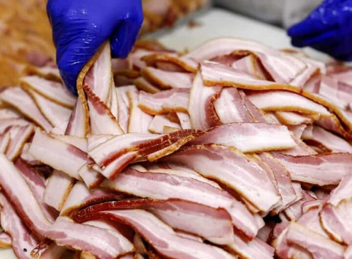 Mangiare cruda o poco cotta la carne di maiale può essere pericoloso: vermi nel cervello