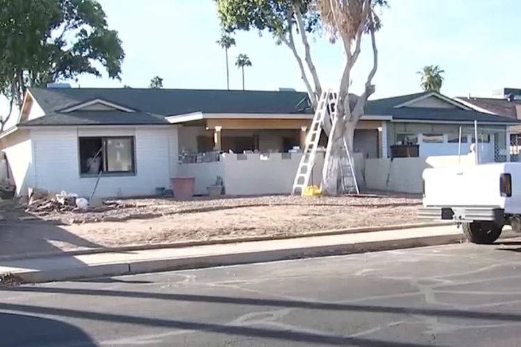 Ha tenuto il padre morto nel congelatore per 4 anni ma è mancata la corrente, orribile