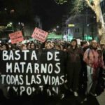 In piazzia in migliaia chiedono giustizia in Argentina