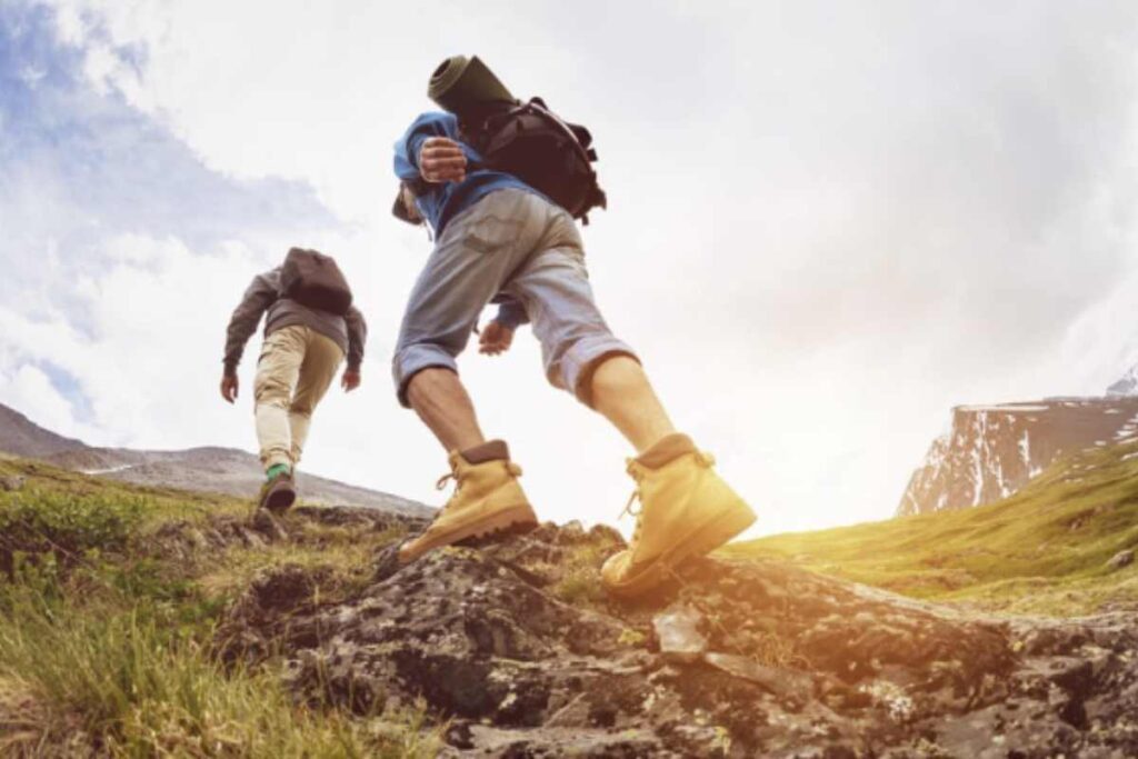 Questo borgo, incastonato tra dolci colline e vigneti infiniti, è conosciuto non solo per la sua importante eredità culturale ma anche per ospitare eventi unici