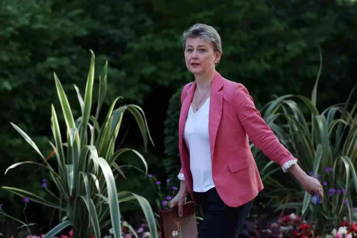 La ministra degli Esteri del Regno Unito, Yvette Cooper