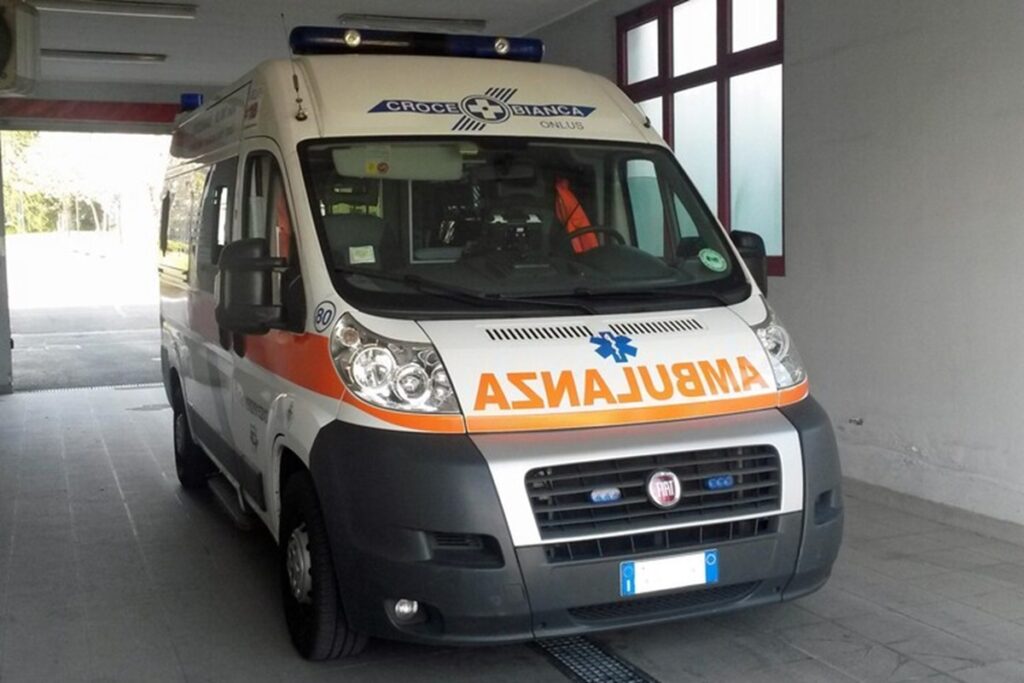 Un'ambulanza
