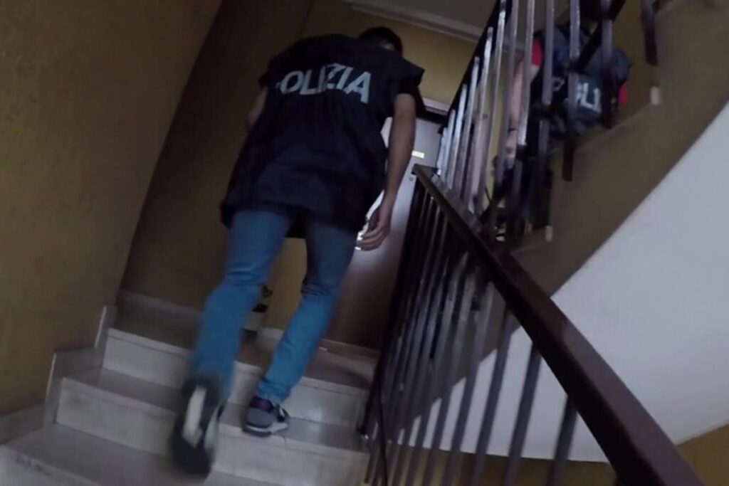 Lo sgombero di una casa occupata