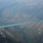 Il ponte Huajiang Grand Canyon, il più alto del mondo