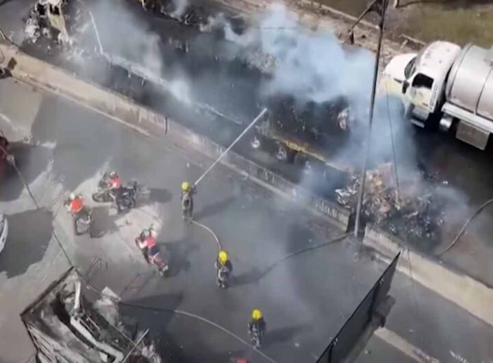 Esplosione autocisterna a Città del Messico