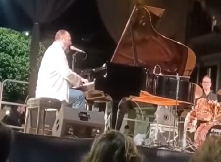 Il video delle luci che crollano durante il concerto di Raphael Gualazzi