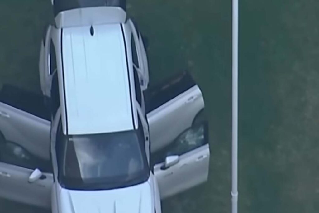 Suv nel giardino del consolato russo a Sydney