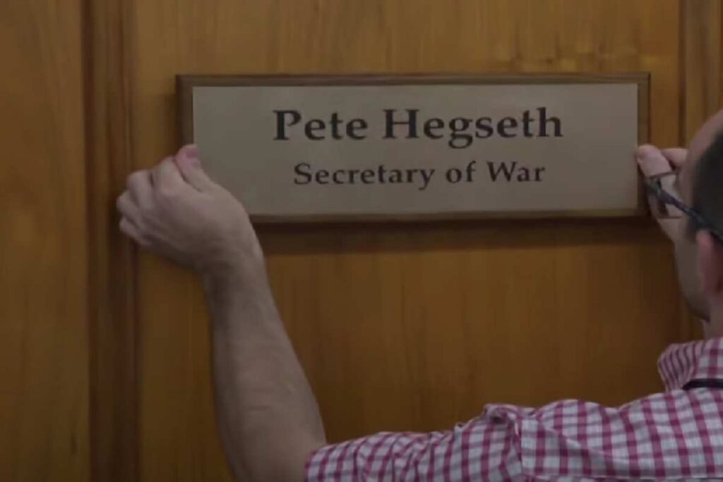 Targa ufficio Pete Hegseth