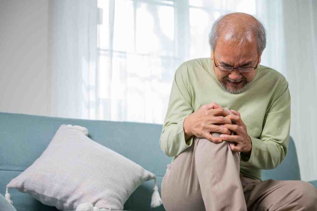 Non è solo dolore: cosa si nasconde dietro la difficoltà a camminare, tutti i dettagli