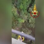 Il video dell'escursionista salvato in un dirupo a Bagno di Romagna