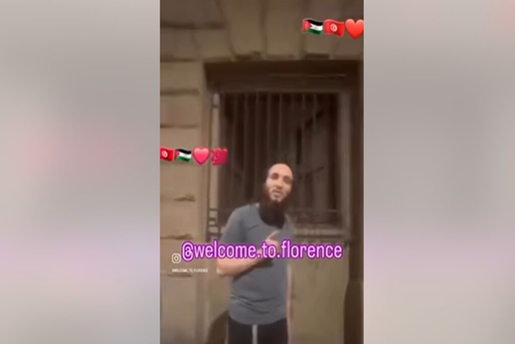 Il video dei due turisti americani di origine ebraica insultati in centro a Firenze