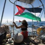 Flotilla sfida il buon senso, Putin sfida la Nato, Schlein prega i marchigiani e il Buon Dio, nella foto a bordo di Flotilla