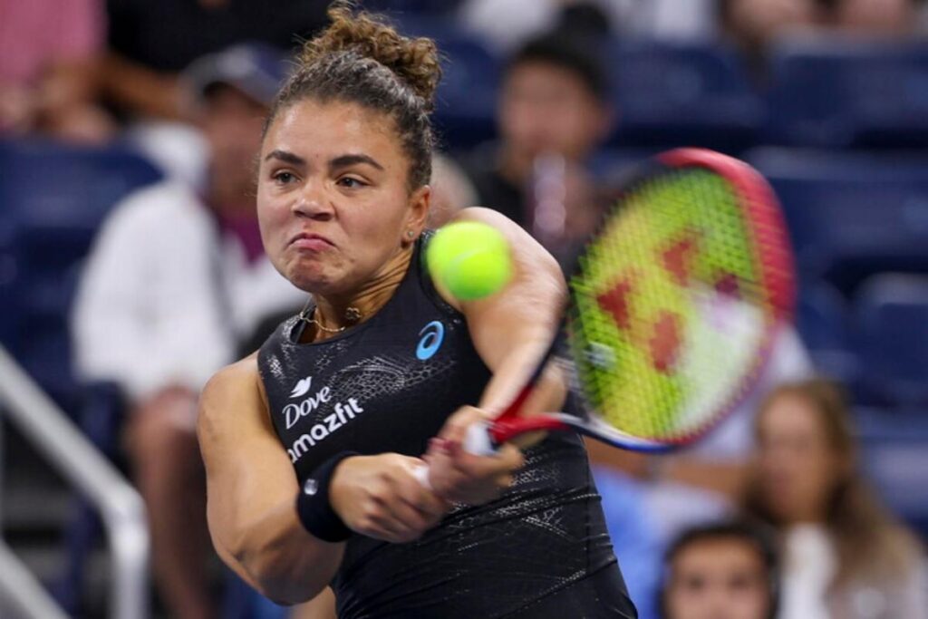 jasmine paolini colpisce