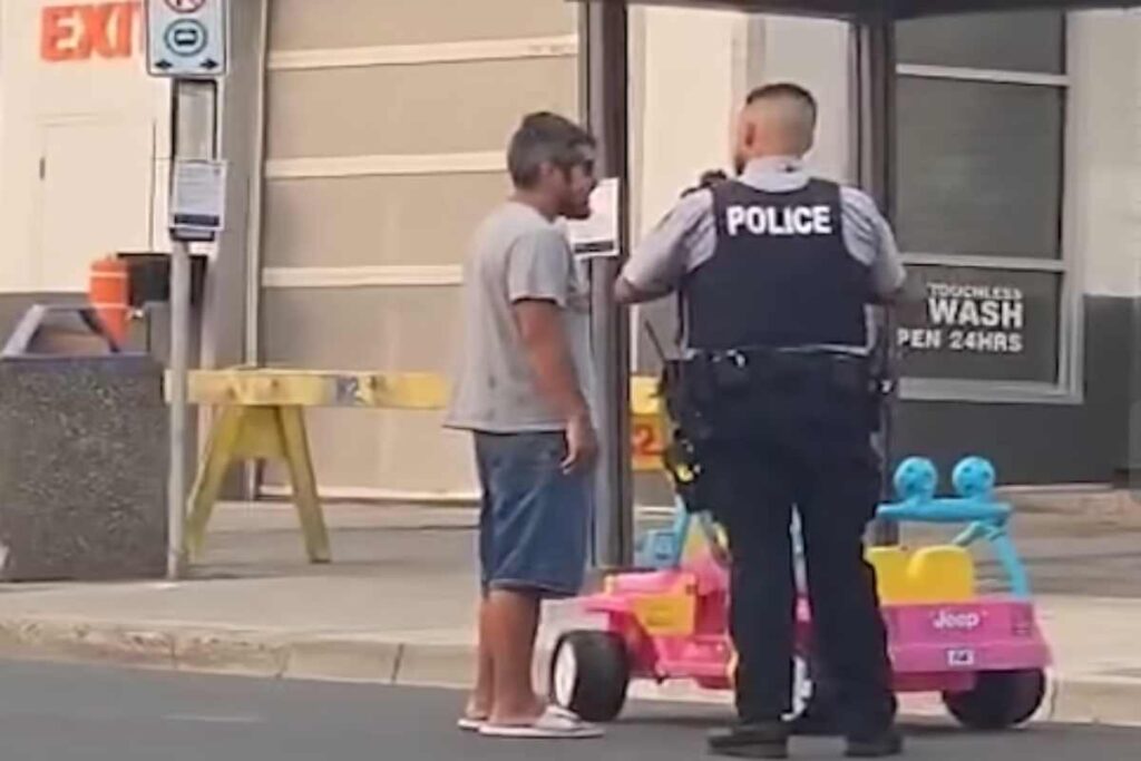 Arrestato alla guida della Jeep di Barbie