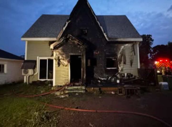 Casa devastata da un incendio