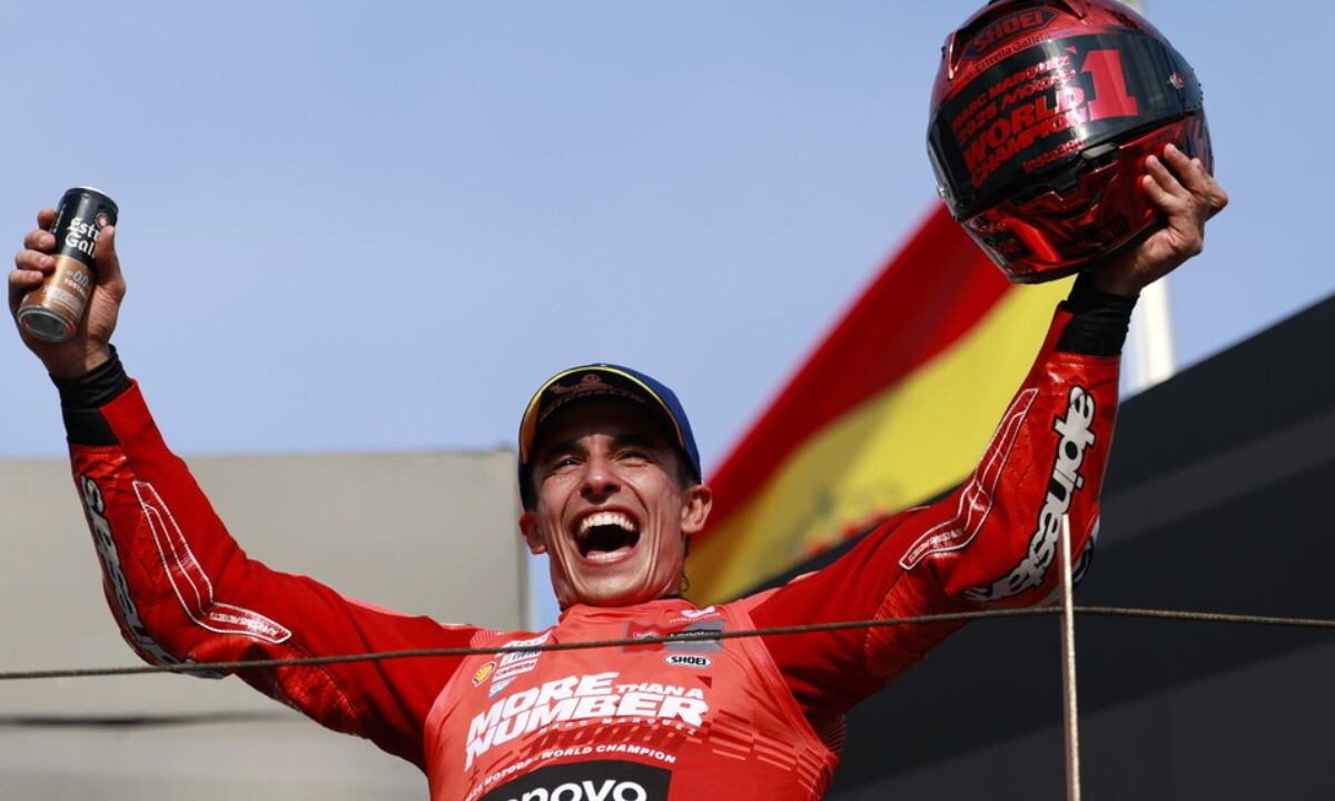 MotoGP: Bezzecchi trionfa a Valencia, doppietta Aprilia con Fernandez secondo, caduto Bagnaia