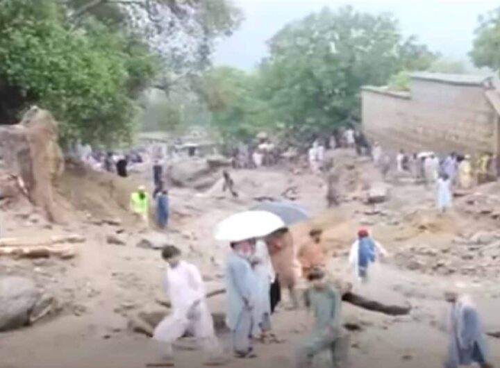 I danni provocati dai monsoni in Pakistan e India