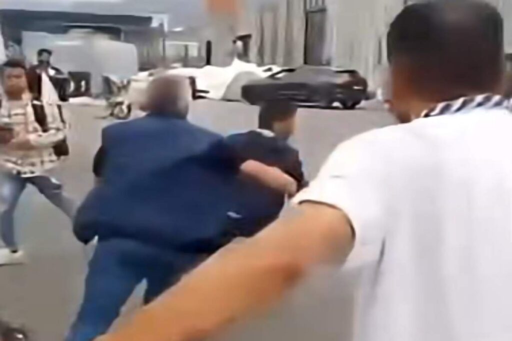 Operai in sciopero aggrediti dai proprietari dell'azienda