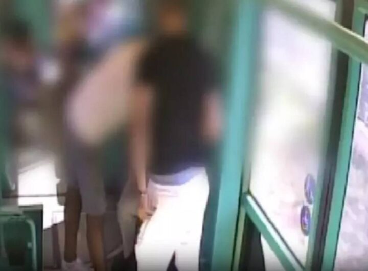 Ipovedente picchiato e rapinato sul tram