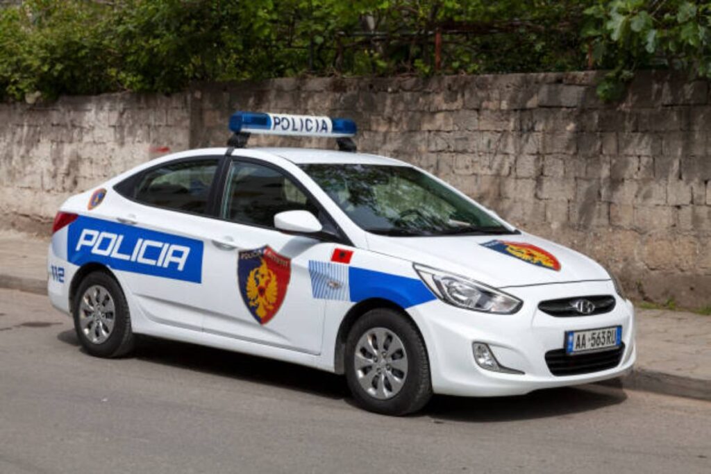 polizia albania
