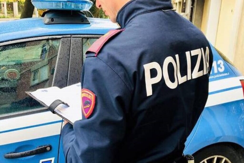 Una volante della polizia