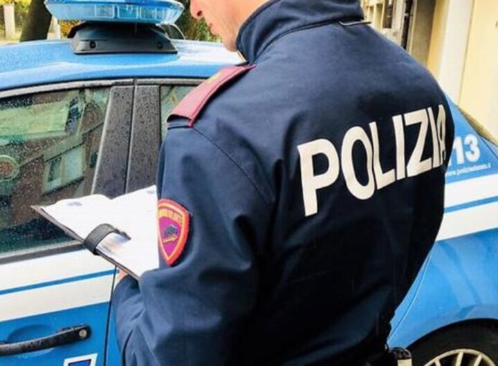 Una volante della polizia