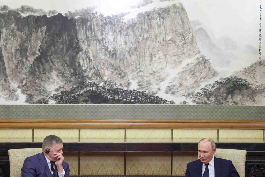 Il presidente russo in Cina con il premier slovacco