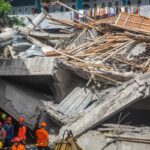 scuola crollata indonesia