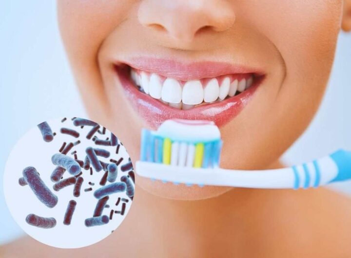 spazzolino da denti con germi e batteri
