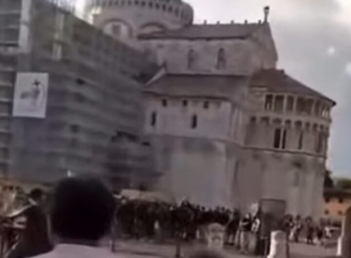 Tifosi Roma inneggiano al duce