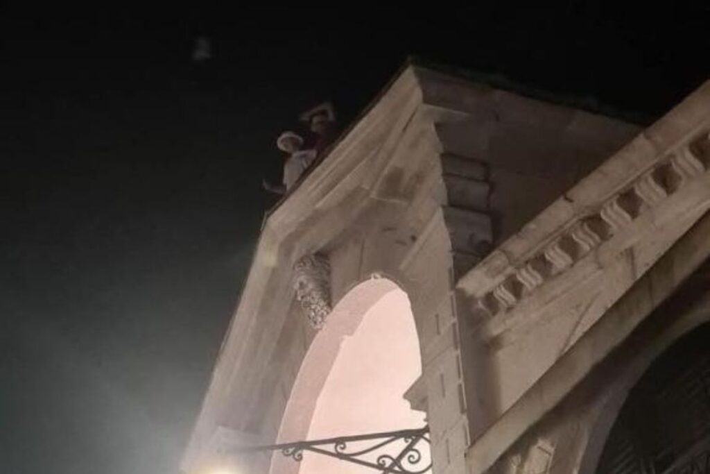 turisti sul ponte di rialto