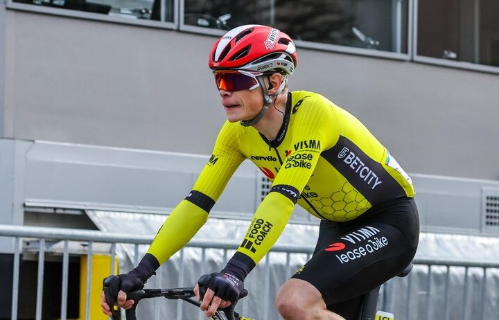 Vuelta di Spagna, Mads Pedersen ha vinto in volata la 15esima tappa a Monforte de Lemos, sul podio anche Marco Frigo Nella foto Vingegaard