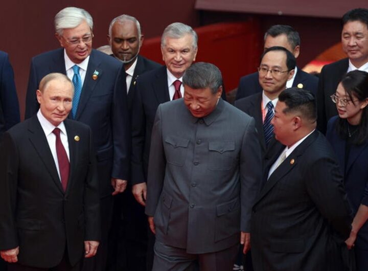 In Cina hanno celebrato Xi ma in trionfo si deve portare il genio di Putin: ecco come ha sovvertito il mondo, nella foto Xi Jinping, Putin e Kim Jong-un