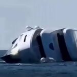 Yacht di lusso affondato