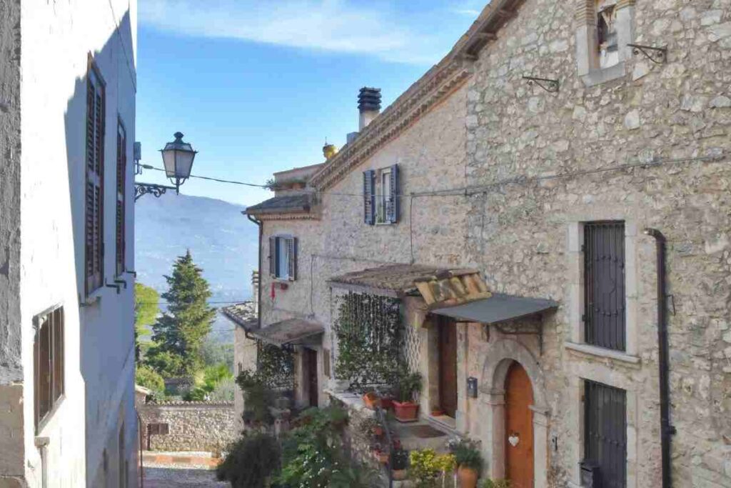 Paesaggio lunare a due passi da casa: Aliano