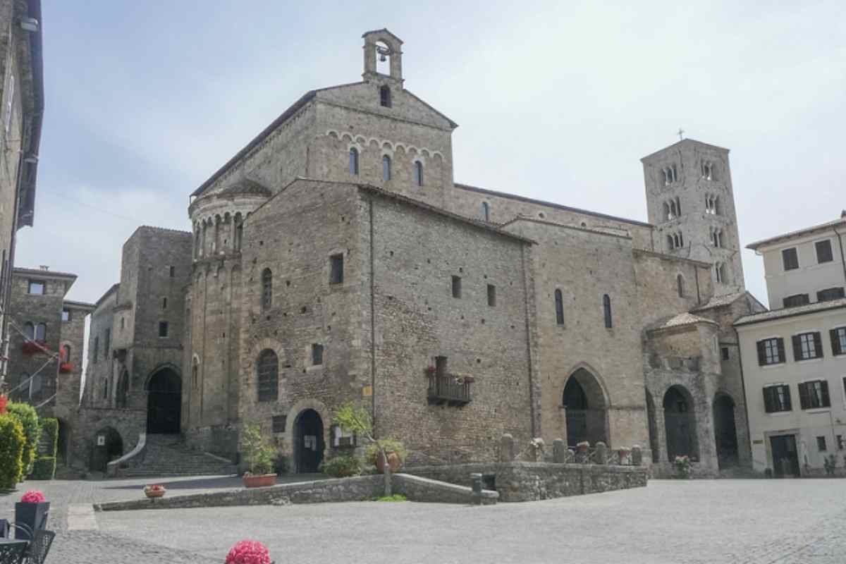 Nascosta in Italia, questa cripta è un capolavoro che pochi hanno visto: ti sentirai in paradiso