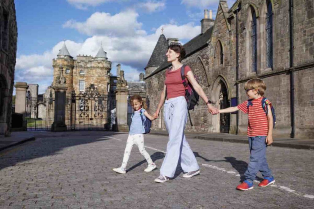 Tra questi, spiccano alcune fortezze segrete che raccontano storie di potere, decadenza e mistero, e che negli ultimi anni hanno visto