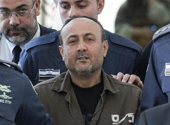 Pace a Gaza, entusiasmo ma non troppo: ideologia e politica dividono le reazioni ma l’accordo è storico, nella foto il leader palestinese Marwan Barghouti, il 'Mandela palestinese'