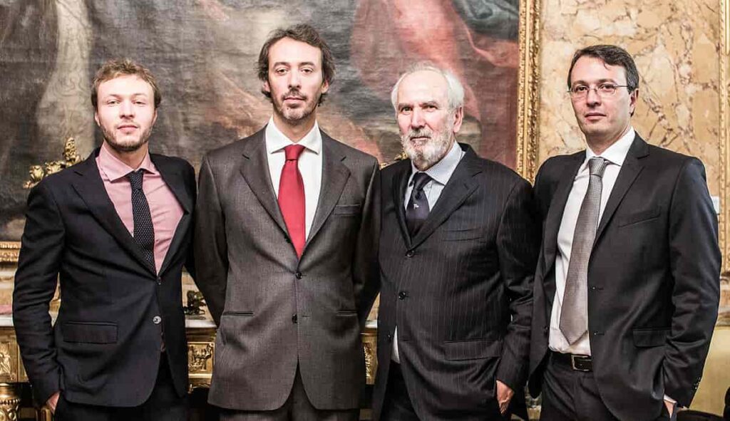 Un fiorentino a Genova: nella Strada dei re l’ultima perla del re delle aste e del suo castello, nella foto Marcello Cambi e i tre figli