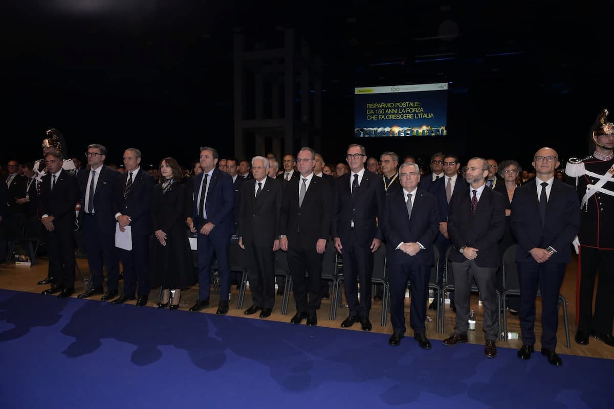 o: Il risparmio postale compie 150 anni: Poste Italiane e CDP hanno celebrato l'anniversario a Roma, nella foto Istituzioni e rappresentanti di Poste e CDP