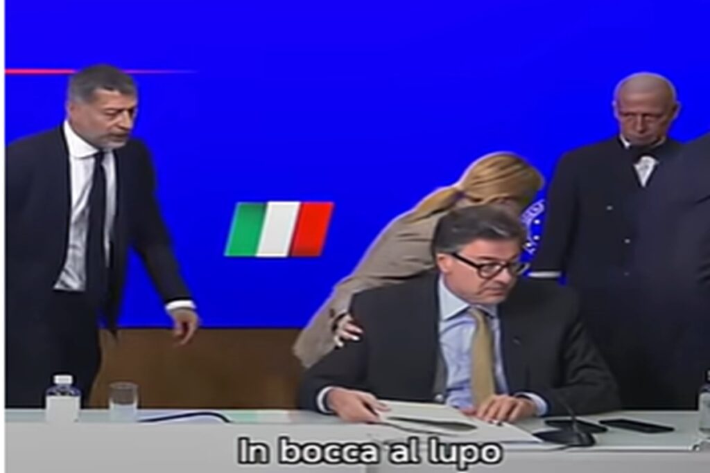 Giorgia Meloni in conferenza stampa