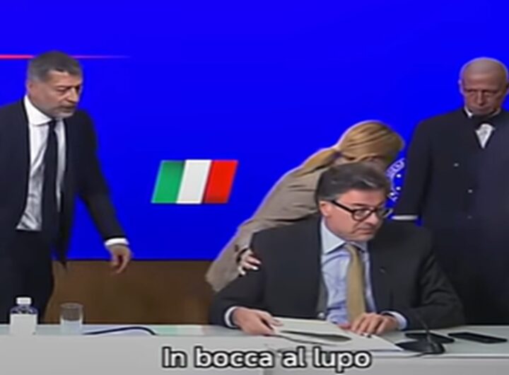 Giorgia Meloni in conferenza stampa