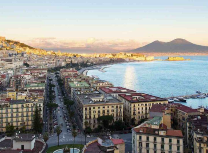 Il condono sugli abusi edilizi in Campania mette a nudo errori, collusioni e latitanza dello Stato, nella foto Napoli