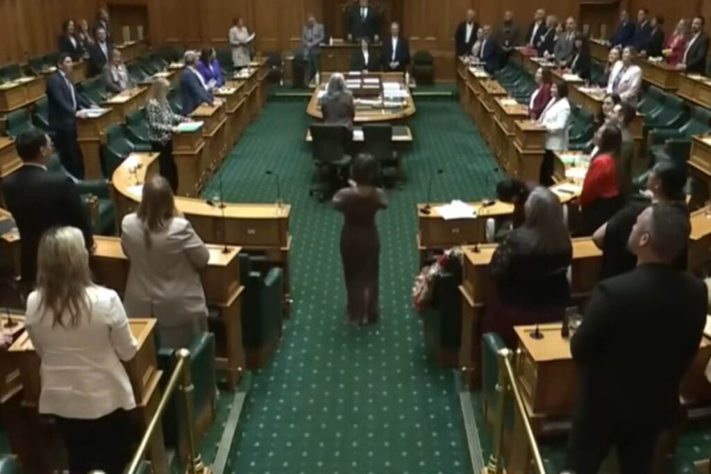 deputata maori haka in parlamento
