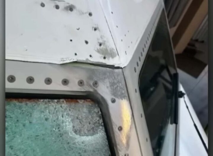 aereo colpito in volo